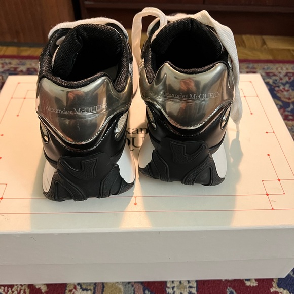 Alexander McQueen Sprint Runner Sneakers size 41 EUR (8 USD) comes with shoe box - Picture 4 of 5
